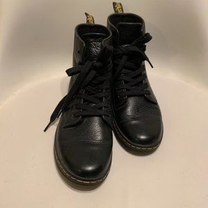 Dr. Doc Martens women's black Leyton ankle boot